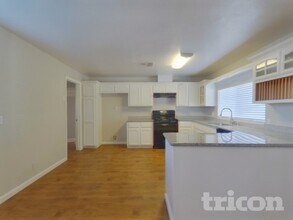 304 Robert St, Unit 750 Normandie Avenue # 206 in Antioch, CA - Building Photo - Building Photo