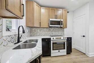 2320 Watkins St in Philadelphia, PA - Building Photo - Building Photo