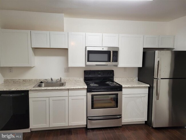 property at 5124 Shawe Pl