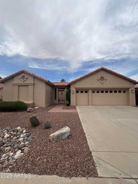 24220 S Sunbrook Dr in Sun Lakes, AZ - Building Photo