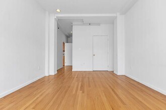 97 Grand St in Brooklyn, NY - Building Photo - Building Photo