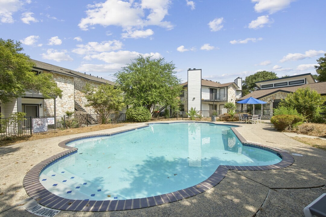 Highland Ridge in San Antonio, TX - Foto de edificio