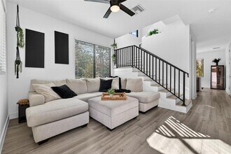 8706 Palm Ranches Pl in Tampa, FL - Building Photo - Building Photo