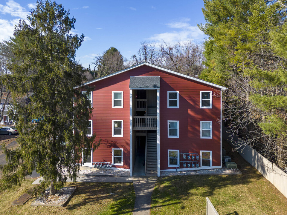 203-209 Tee Street in Blacksburg, VA - Building Photo