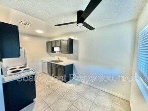 1810 Broadway St in Oceanside, CA - Building Photo - Building Photo