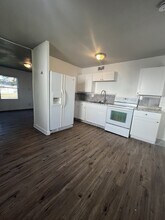 715 St Barbara Ln in Sauget, IL - Building Photo - Building Photo