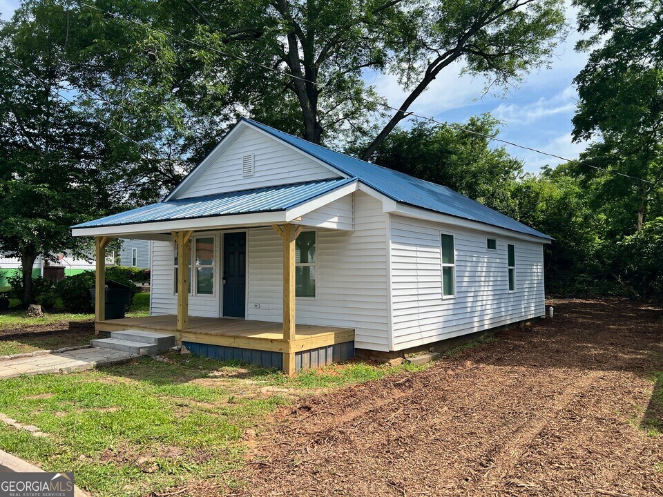 416 Gordon St in Elberton, GA - Building Photo