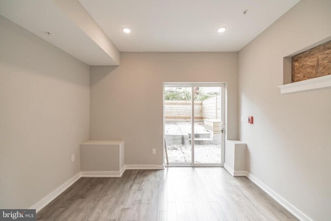 property at 2410 Clifford St