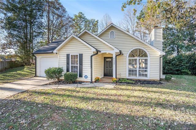 6103 Sunbridge Ct in Charlotte, NC - Building Photo