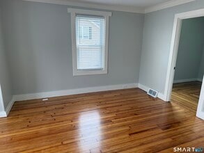 159 Hickory St in Norwich, CT - Building Photo - Building Photo