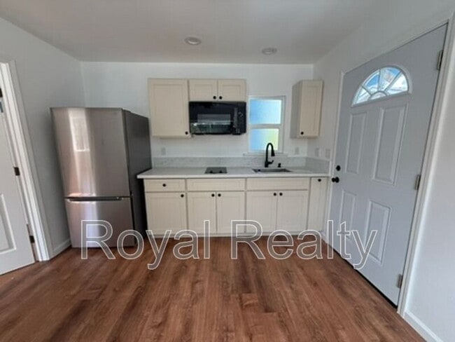 property at 72 Keala Pl