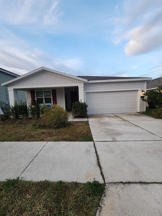 741 Simone Ct, Unit 2 in Haines City, FL - Building Photo