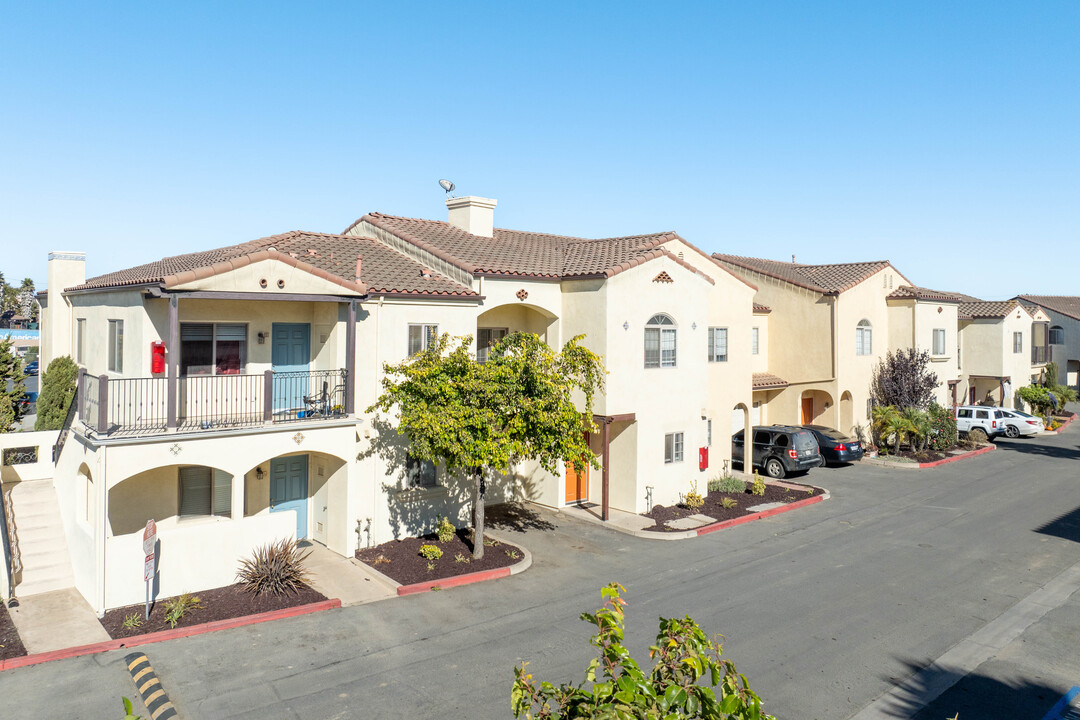 La Plaza Villas in Guadalupe, CA - Building Photo