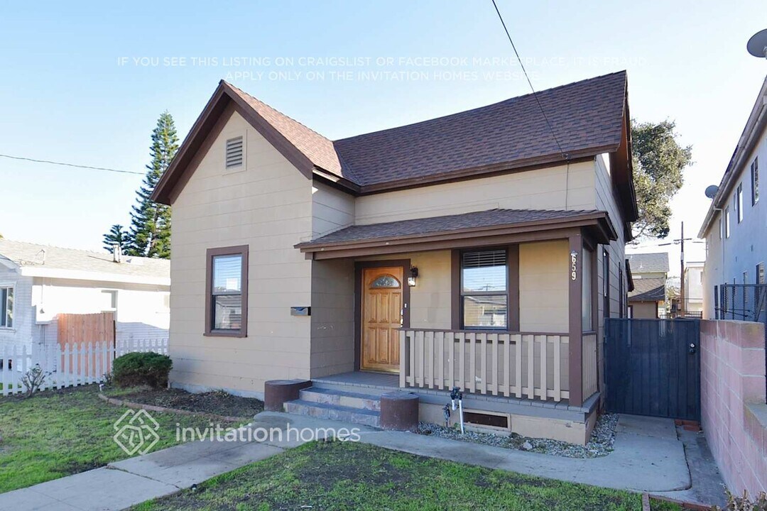 659 W 20th St in Los Angeles, CA - Building Photo