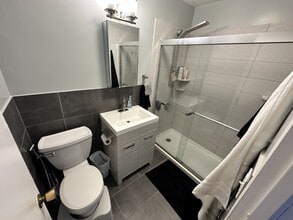 6301 N Sheridan Rd, Unit 12N in Chicago, IL - Foto de edificio - Building Photo