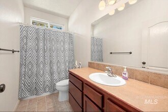 850 W Heather Woods Dr in Nampa, ID - Building Photo - Building Photo