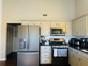 5912 NE Turquoise Dr in Lee's Summit, MO - Building Photo - Building Photo