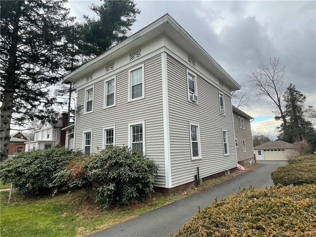 324 Main St in Portland, CT - Building Photo - Building Photo