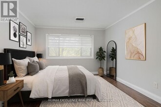 30 Green Valley Dr in Kitchener, ON - Building Photo - Building Photo