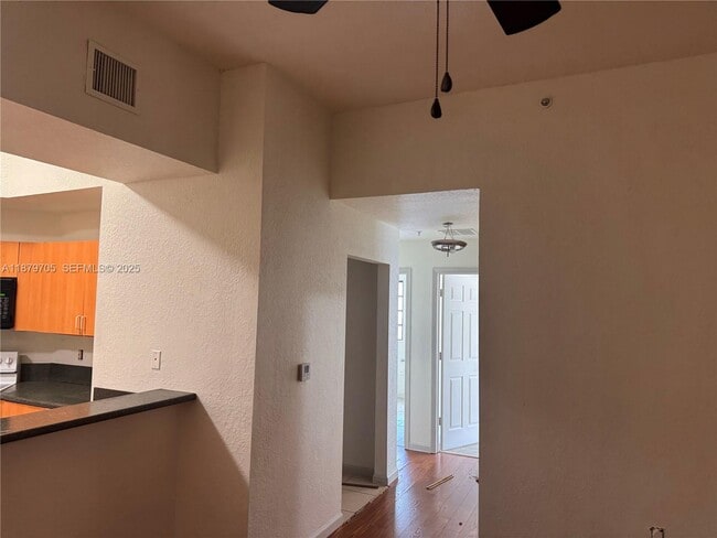 2851 Riverside Dr in Coral Springs, FL - Building Photo - Building Photo