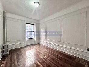 717 W 177th St, Unit 4 in New York, NY - Building Photo - Building Photo