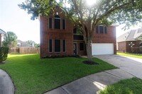 6007 Bassetdale Ln in Houston, TX - Foto de edificio - Building Photo