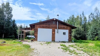 3451 Sharon Rd in North Pole, AK - Building Photo - Building Photo