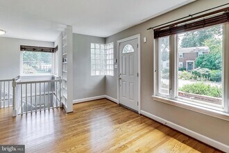 8617 Lynbrook Dr in Bethesda, MD - Building Photo - Building Photo