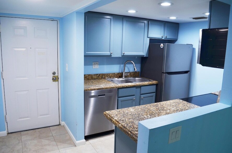 1750 N Congress Ave, Unit 106 in West Palm Beach, FL - Building Photo