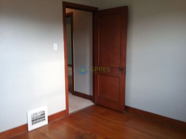 657 6th St in Oakmont, PA - Building Photo - Building Photo