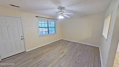 237 Bountiful Ln in Castle Hayne, NC - Foto de edificio - Building Photo