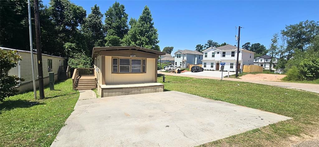 854 Queenswood St in Montgomery, TX - Building Photo