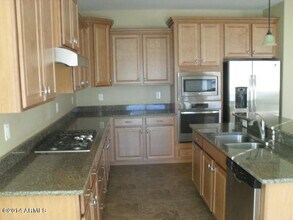 143 W Sweet Shrub Ave in San Tan Valley, AZ - Foto de edificio - Building Photo