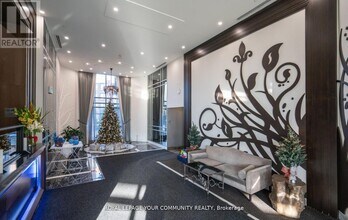 7608-7608 Yonge St in Vaughan, ON - Building Photo - Building Photo