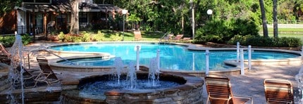 Stillwater Palms in Palm Harbor, FL - Foto de edificio - Building Photo