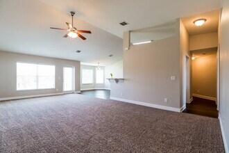 2080 Antler Dr in St. Cloud, FL - Building Photo - Building Photo