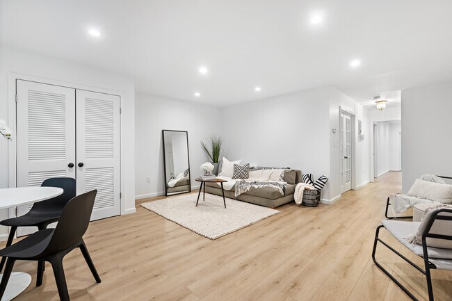221 Jane St in Weehawken, NJ - Building Photo - Building Photo