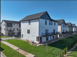 2528 Otter Creek Trail in Altoona, WI - Building Photo - Building Photo