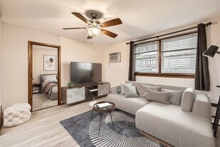 808 13th Ave SE in Minneapolis, MN - Building Photo