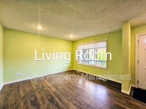 2420-2418 18 Ave NW in Edmonton, AB - Building Photo - Building Photo