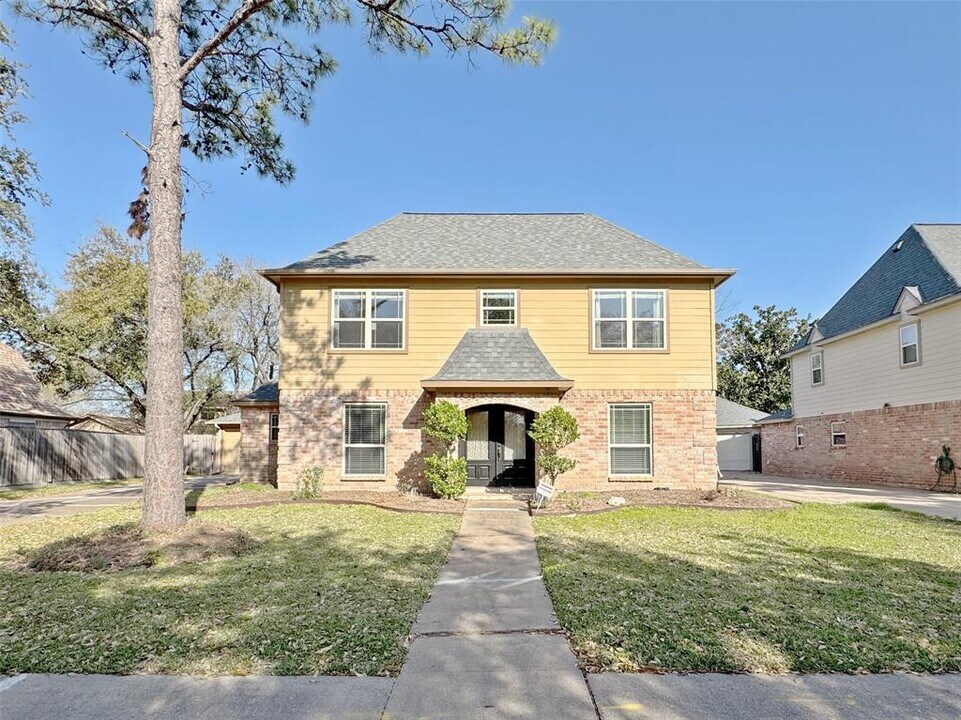 2007 Shadowbriar Dr in Houston, TX - Foto de edificio