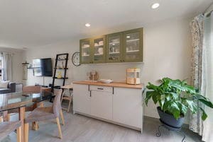 5045 Rochester Dr in Hoffman Estates, IL - Building Photo - Building Photo