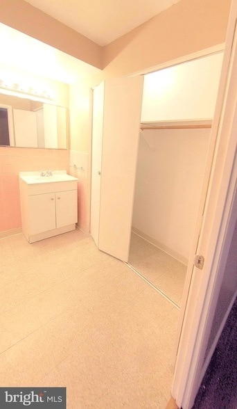 1440 N St NW, Unit 314 in Washington, DC - Building Photo - Building Photo