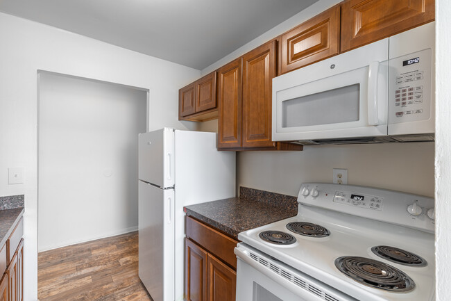 Towne Point Apartments in Dover, DE - Building Photo - Interior Photo