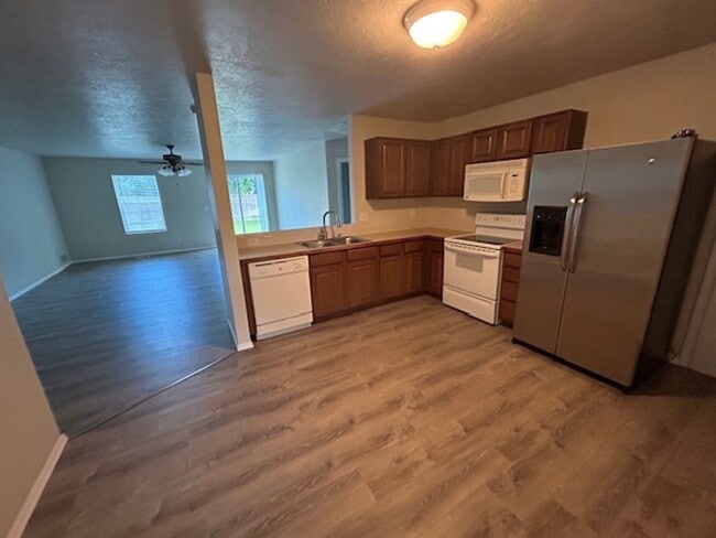 121 E Havasupai St