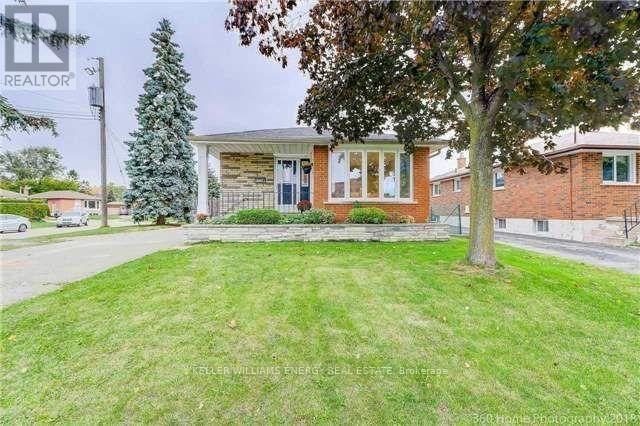 129 Waverly St S in Oshawa, ON - Building Photo