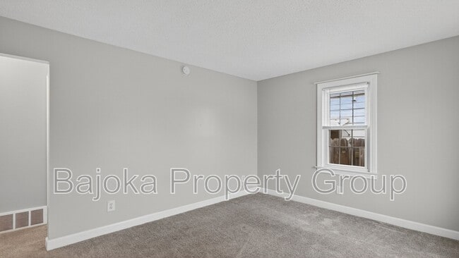 648 Mayflower Ave in Lincoln Park, MI - Building Photo - Building Photo