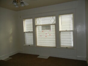 2568 N Cramer St in Milwaukee, WI - Foto de edificio - Building Photo