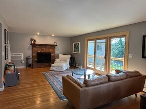 12 Circle Dr in Farmington, CT - Building Photo - Building Photo