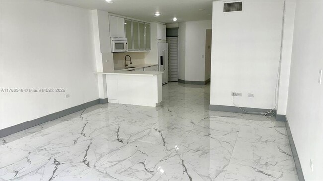 property at 999 Brickell Bay Dr
